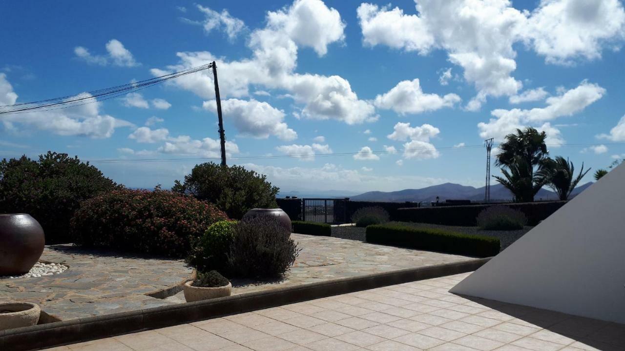 Villa Essence - A Unique Detached Villa With A-C, Heated Private Pool, Hottub, Gardens, Patios And Stunning Views! Tías Extérieur photo